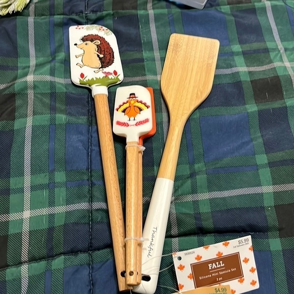 Fall themed utensils. NEW - Picture 1 of 3